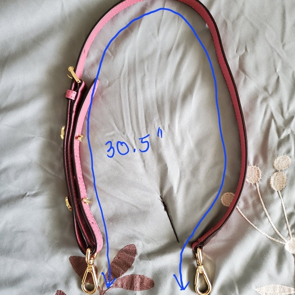 💕HP💕 Authentic MK Jet Set - Picture 11 of 16